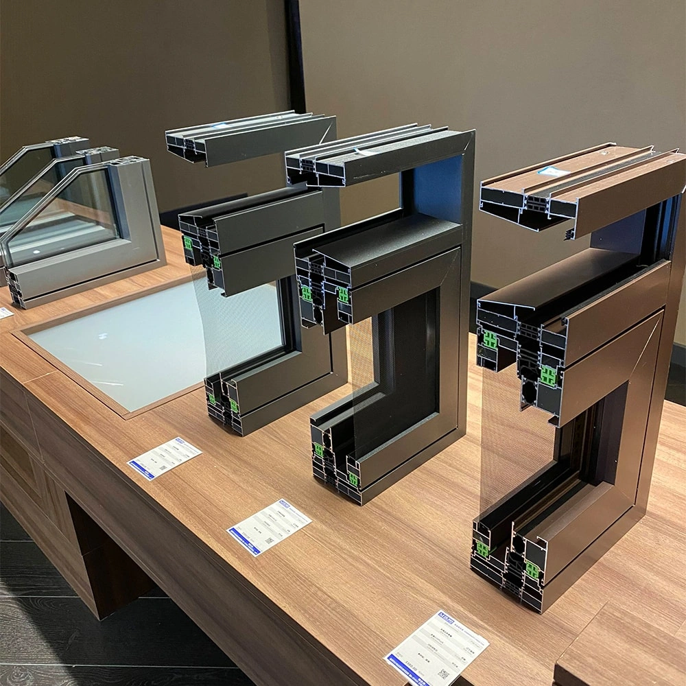 Ventana abatible con rotura de puente térmico GR55